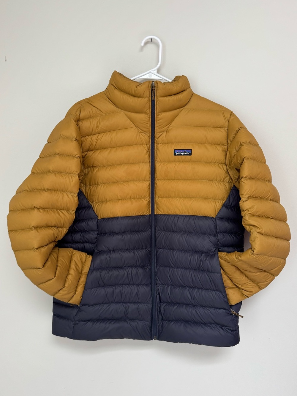 Patagonia Men’s Jacket Size Large 800 down